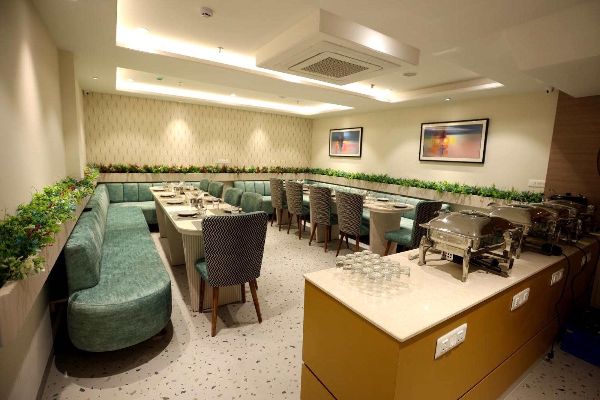 Hiraya Hotels Mohali Εξωτερικό φωτογραφία