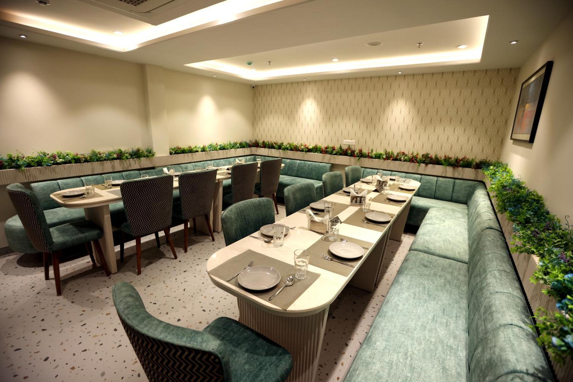 Hiraya Hotels Mohali Εξωτερικό φωτογραφία
